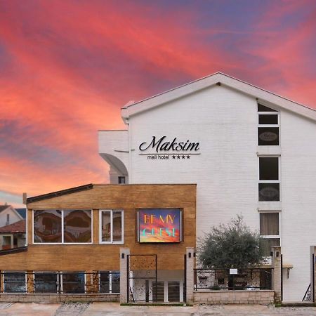 Hotel Maksim Херцег Нови Екстериор снимка