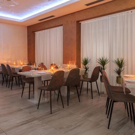 Hotel Maksim Херцег Нови Екстериор снимка