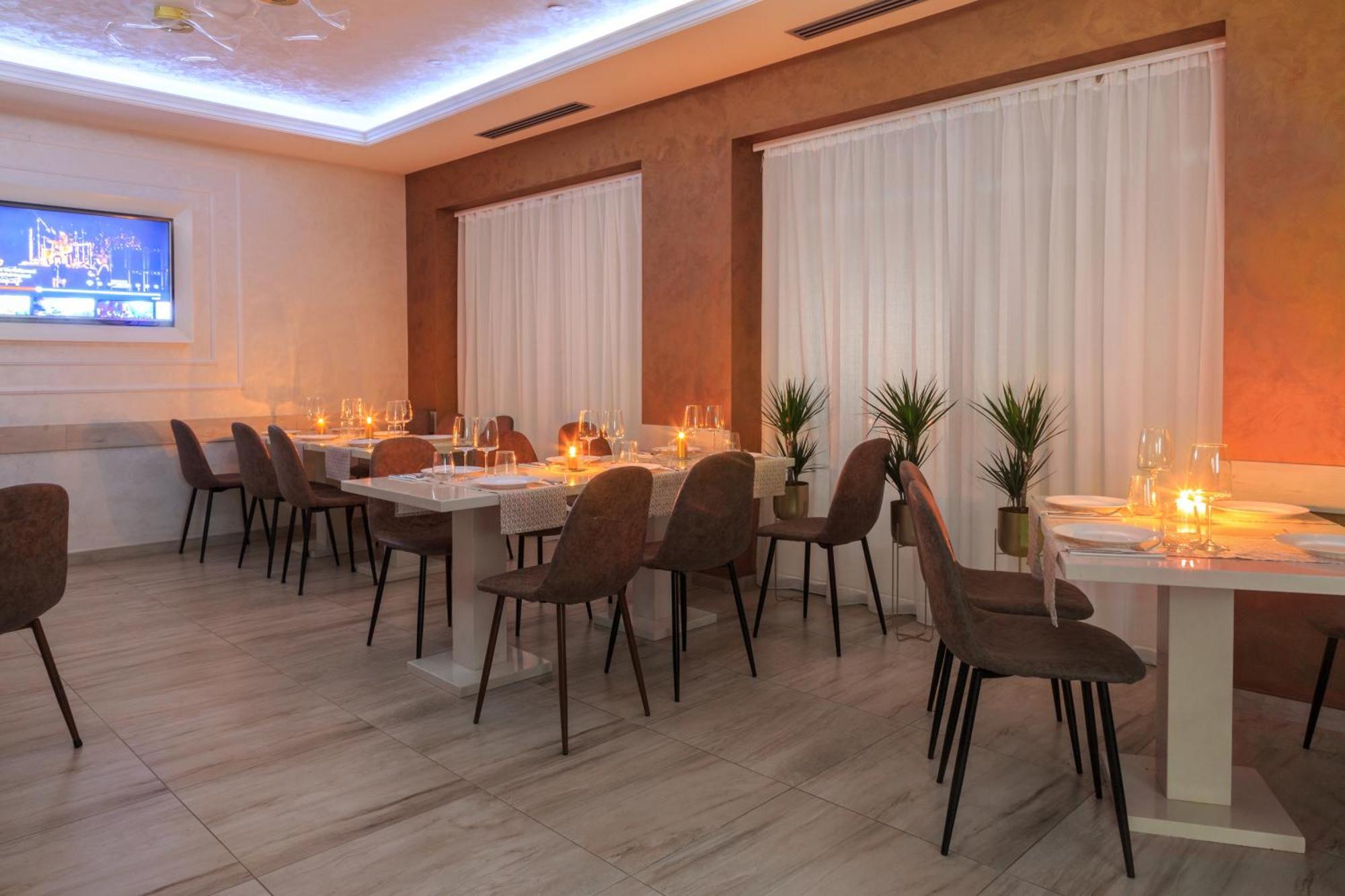 Hotel Maksim Херцег Нови Екстериор снимка