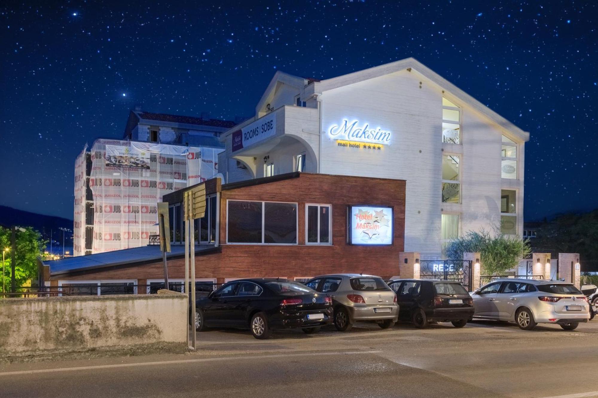 Hotel Maksim Херцег Нови Екстериор снимка